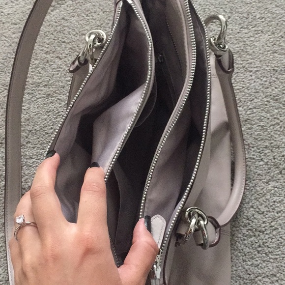 Never Used leather Coach tote w/detachable strap - Picture 5 of 8